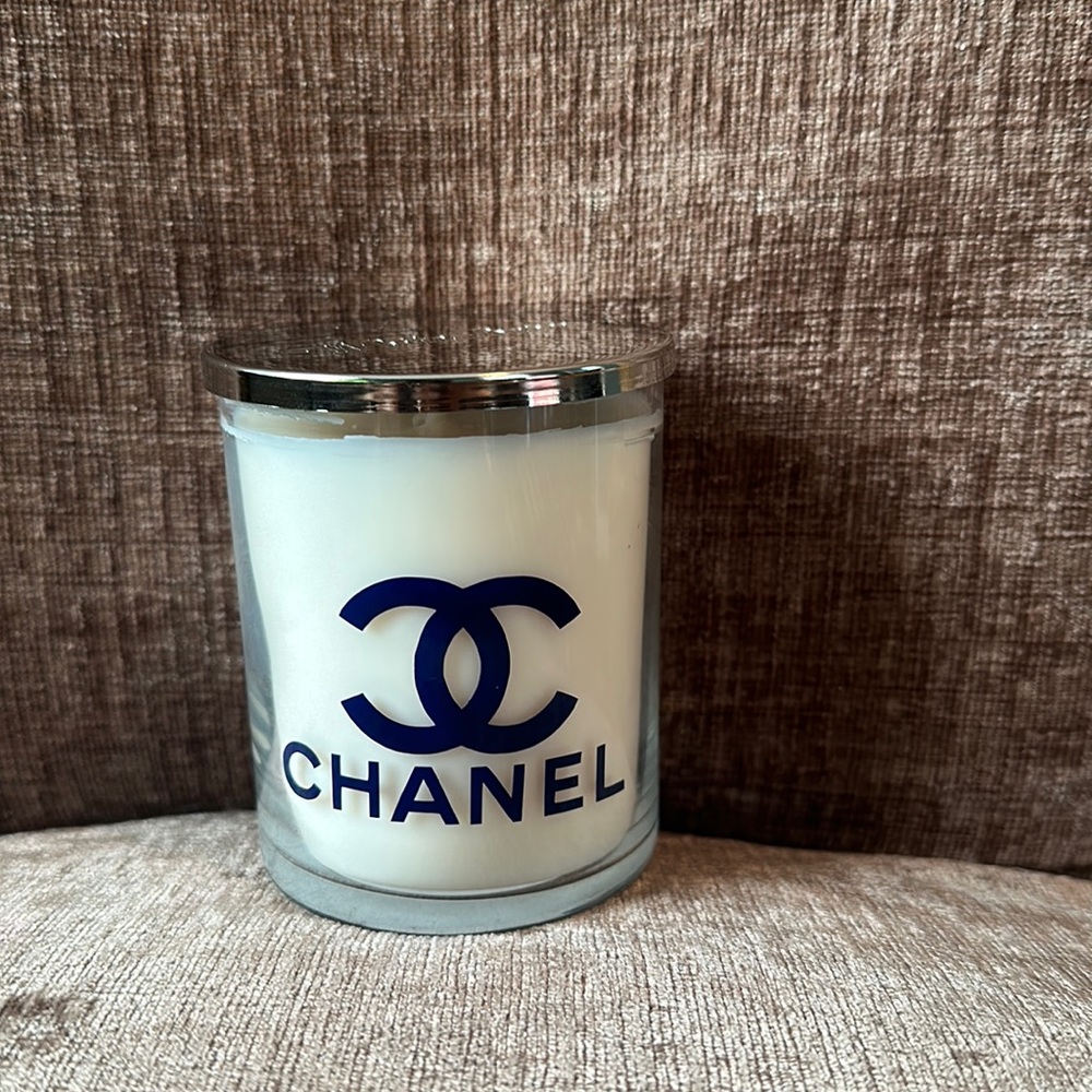 Bath and body mahogany teakwood single wick candle with Chanel design